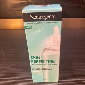Neutrogena Skin Perfecting Daily Liquid Exfoliation Smoothing & Perfecting Toner